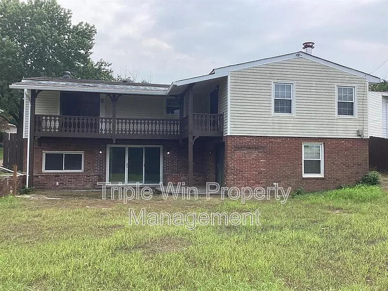 563 Apex Dr — Photo 4