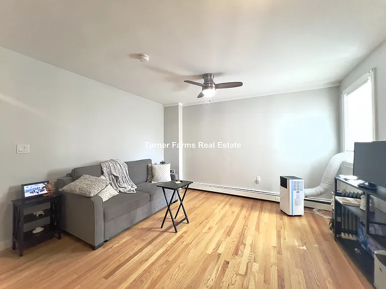 29 Lambert St #1L — Photo 5