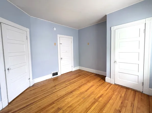 75 Whitney St #2, Auburn, ME 04210