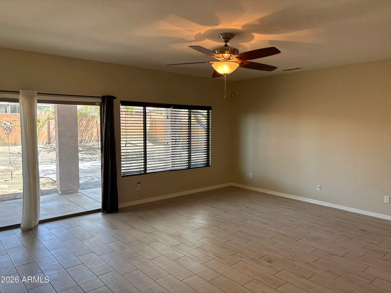 3 bed, 2.0 bath, 1597 sqft, $1,800 — Photo 2