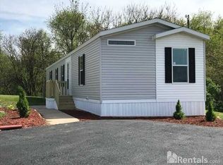 5008 Rueben Dr, Davenport, IA 52806