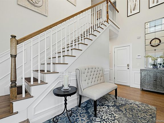 4th image of 227 Nassau Road