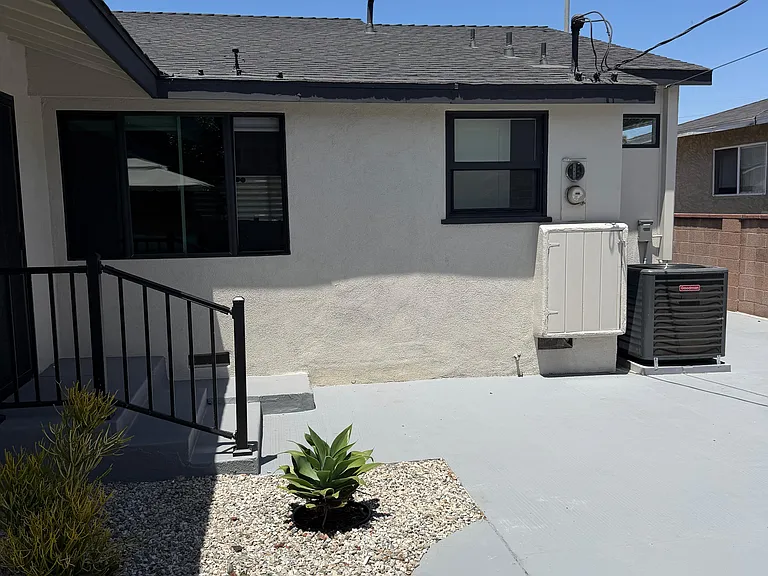 15318 Bonsallo Ave — Photo 26