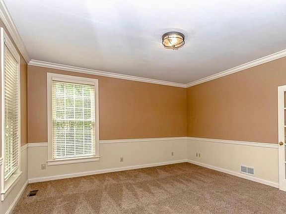 3rd image of 180 Bermuda Dr