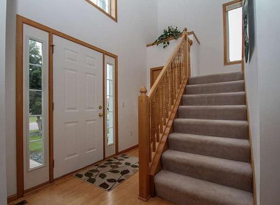 3rd image of 4632 Impatiens Ave N