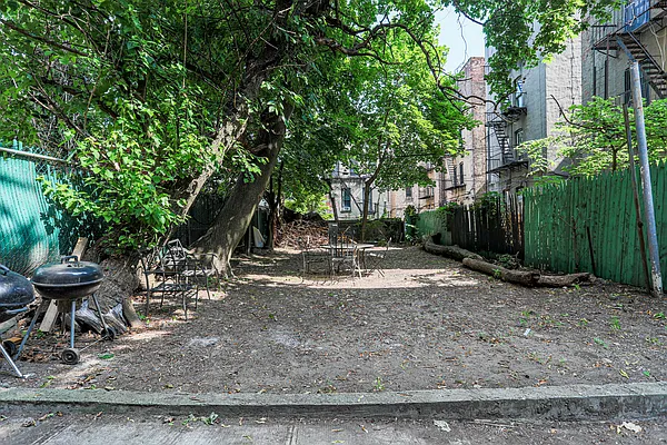 Rented by ERNY LLC | media 10