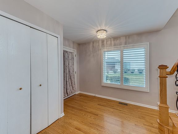 3rd image of 8224 Auburn Ln