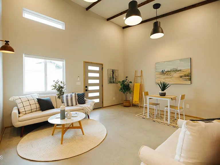 187 W Park Row Ave #101 — Photo 1