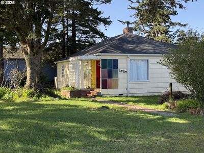 1737 Oregon St, Port Orford, OR, 97465