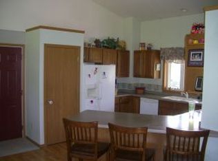 E2136 Woodridge Dr, Waupaca, WI 54981