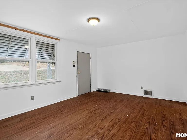 226 Argent Ave — Photo 16