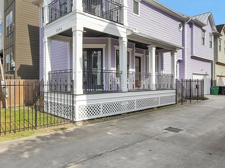 1126 W 17th St #A — Photo 3