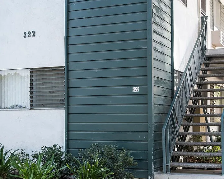 322 W Burchett St — Photo 3