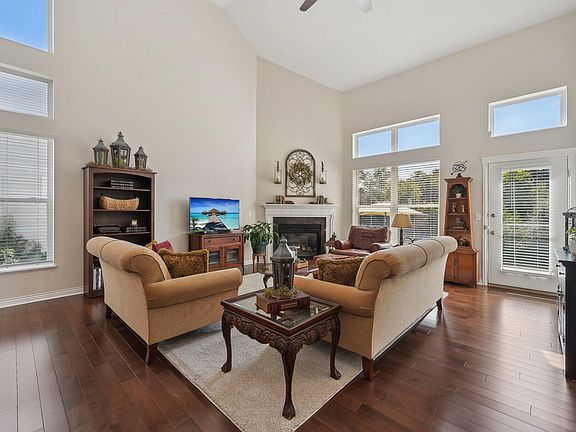2nd image of 7639 Schneider Way