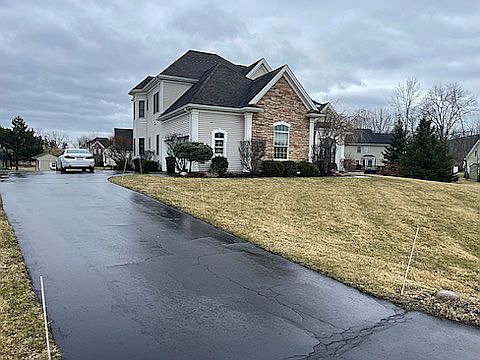 2nd image of 305 Wexford Ln