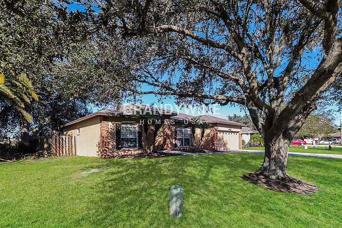 1st image of 7944 Benjamin Dr