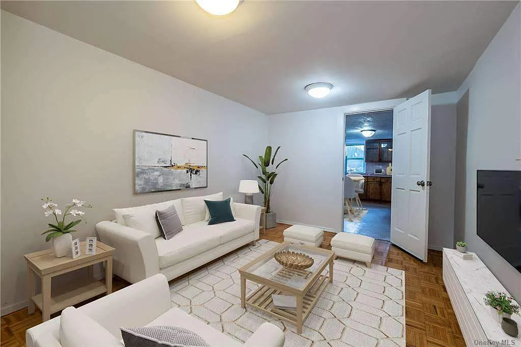 372 Montauk Ave photo 1