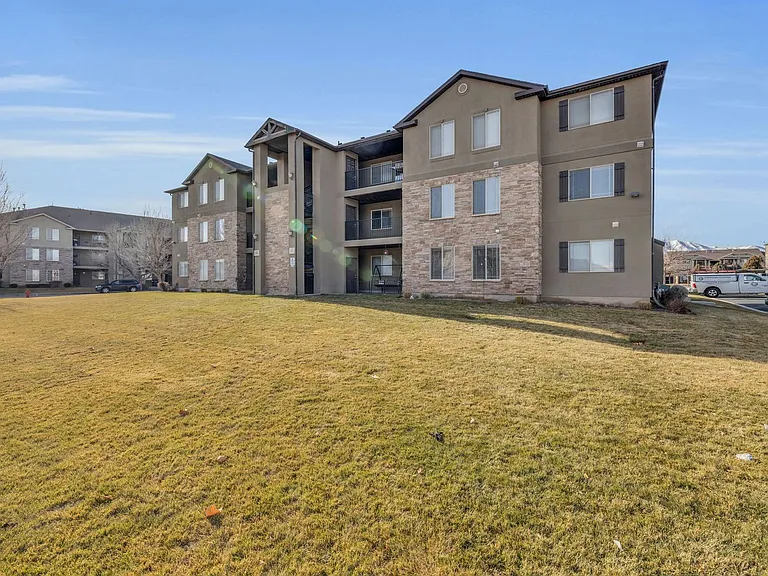 3585 E Rock Creek Rd #E8 — Photo 20