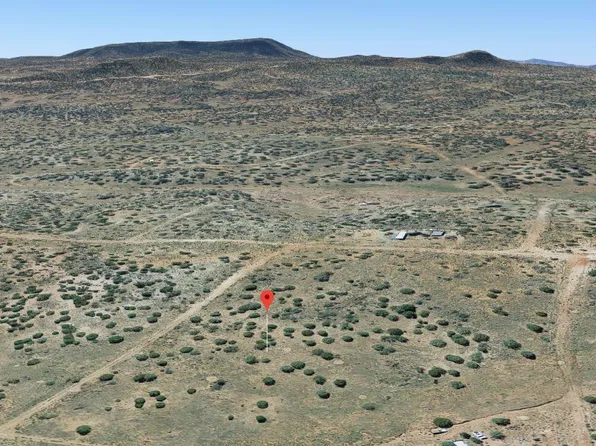 58630 N Tambor Rd, Seligman, AZ 86337