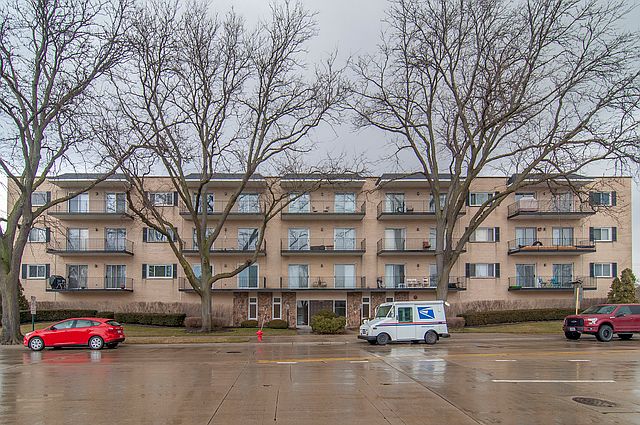 1st image of 6020 Lincoln Ave Unit 304