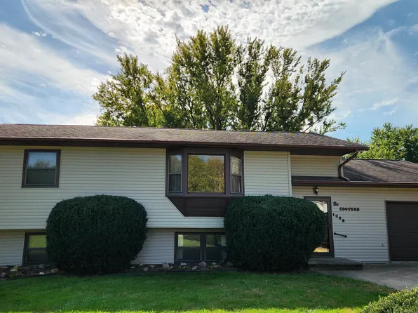 1008 E 7th St, Tama, IA 52339
