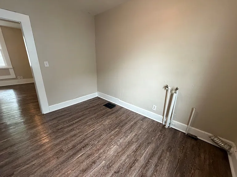 409 W Woodbury St #W — Photo 15