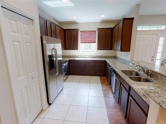 5th image of 4008 Bridlecrest Ln
