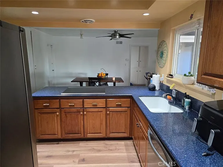 444 Redlands Ave — Photo 11
