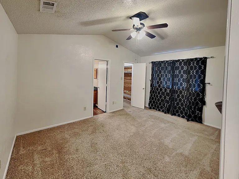 3800 Staghorn Cir S — Photo 9