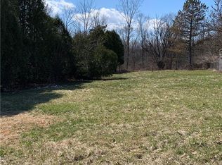 Howe Rd, Strongsville, OH 44136