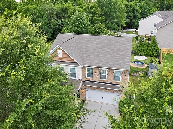 2nd image of 7119 Hermiston St
