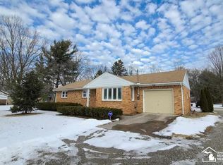 6876 Whiteford Center Rd, Lambertville, MI 48144