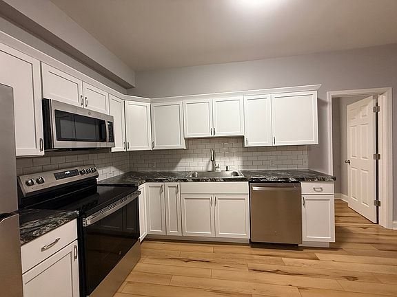 3rd image of 82 Clinton St #1