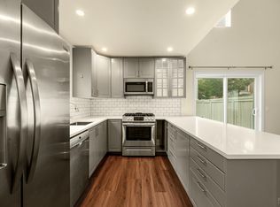 2706 Lakeview Drive, Santa Rosa, CA 95405