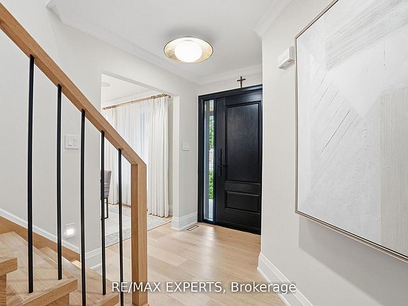 5th image of 8 Brent Rd