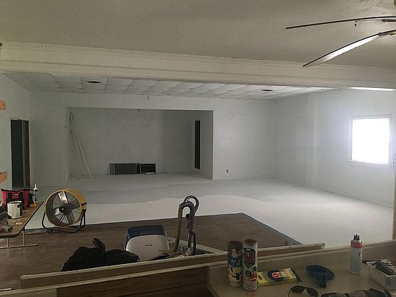 2nd image of 203 W Lincoln Ave