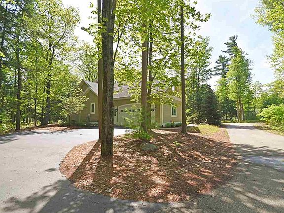 2nd image of 15 Deer Park Dr