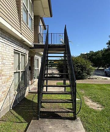 2nd image of 3364 Kabel Dr