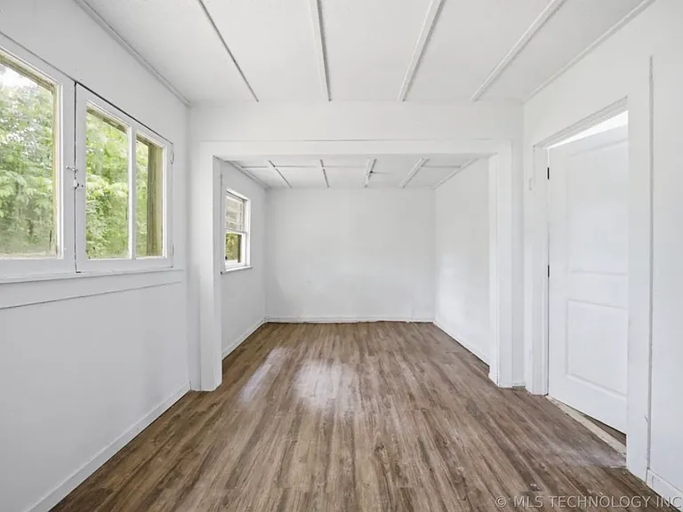 908 N Collins Ave — Photo 8