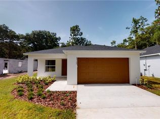 25100 Quaker Ridge Ave, Sorrento, FL 32776