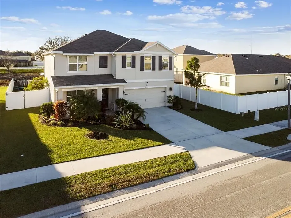 5 bed, 3.0 bath, 2601 sqft, $3,150 — Photo 1