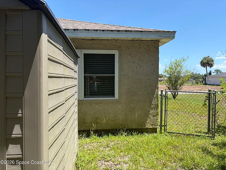 126 Vanguard Cir — Photo 13