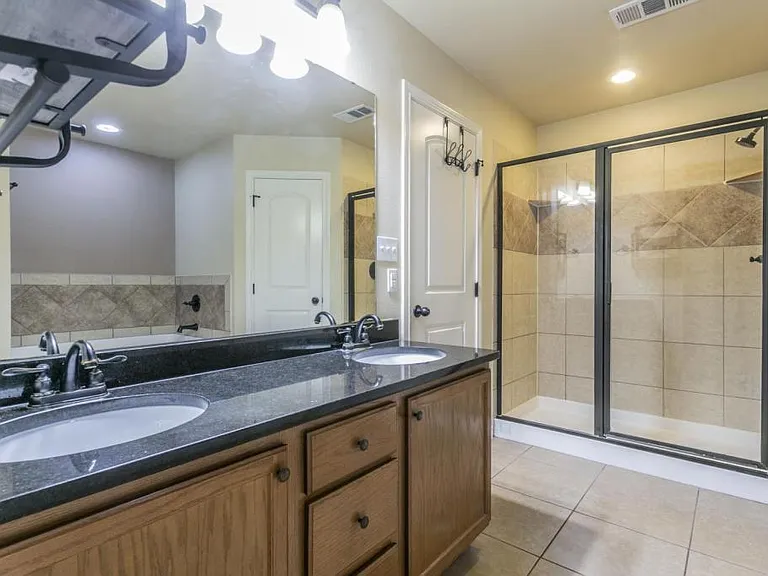 1200 Vanguard Ln — Photo 11