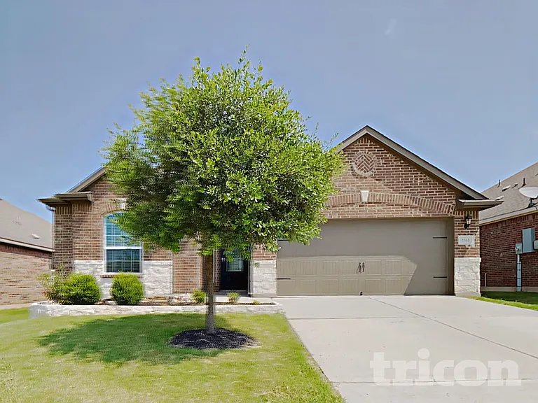 2312 Redbud Dr — Photo 2