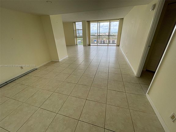 4th image of 20379 W Country Club Dr APT 2040