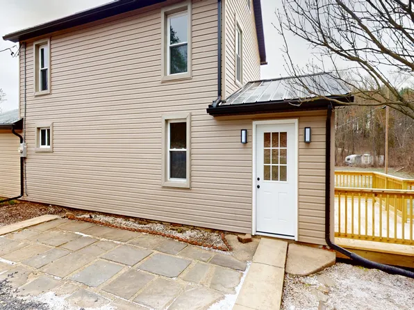 1106 New Columbia Rd, New Columbia, PA 17856