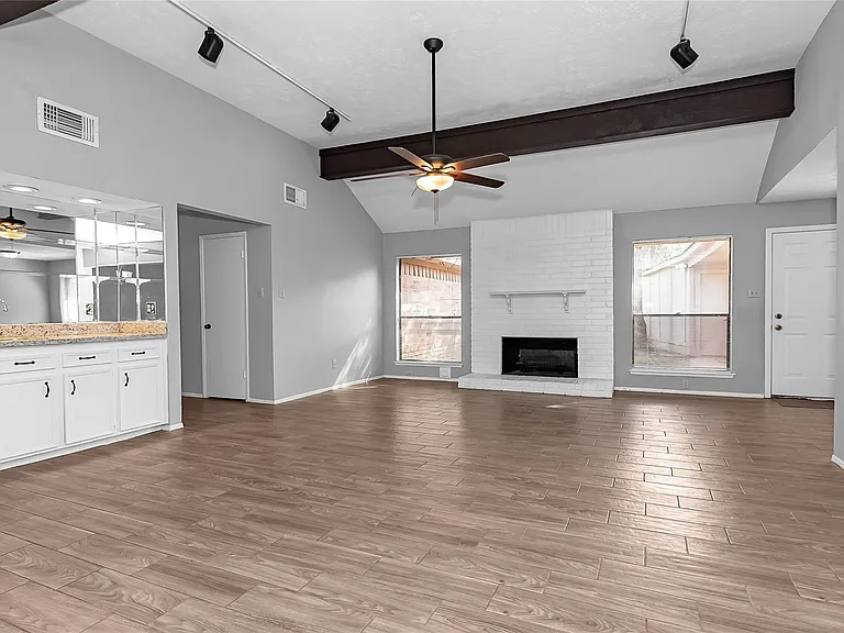 2710 Green Fields Dr — Photo 1