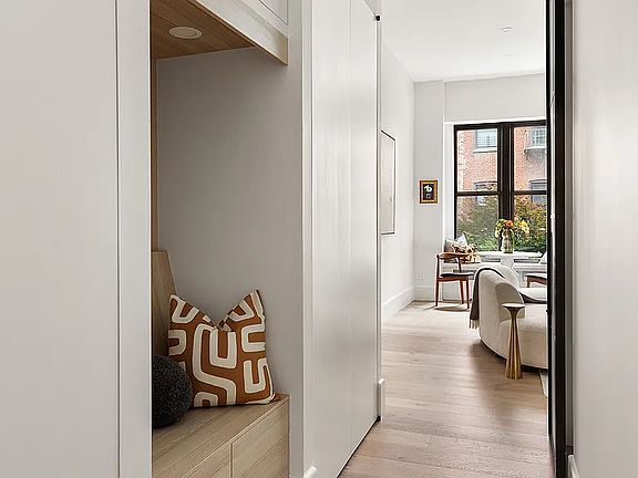 4th image of 333 W 84th St