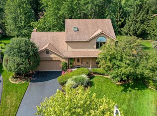 513 Easy St, Darien, IL 60561