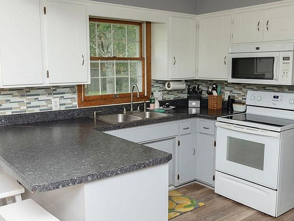5th image of 530 S Hill Dr